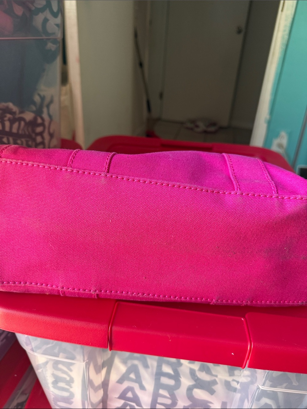 Marc Jacobs Hot Pink canvas tote used - Picture 2 of 6